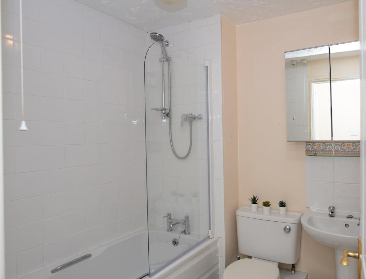 Delightful 2 Bed Apartment For Bicester Outlet Shopping By Platinum Key Properties Buitenkant foto