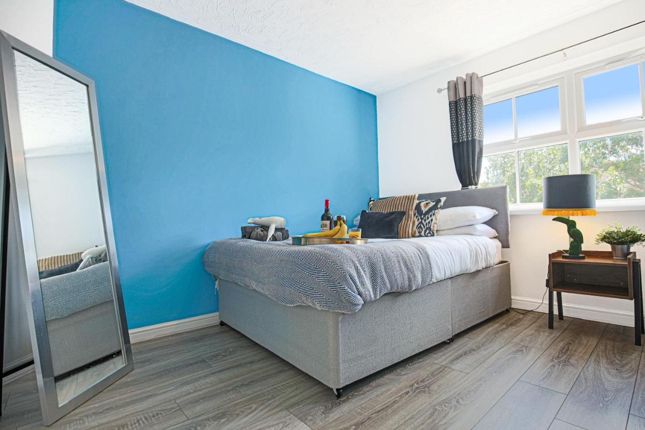 Delightful 2 Bed Apartment For Bicester Outlet Shopping By Platinum Key Properties Buitenkant foto